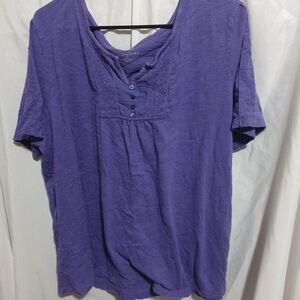 Catherines Short Sleeve V-Neck Tunic Blouse Purple Size 1x  Crochet Lace See Pic